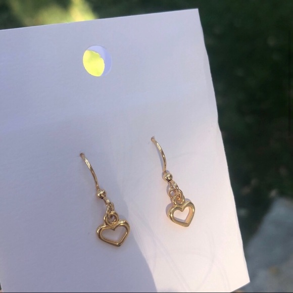 ⭐️HP⭐️ Handmade ❤️ Gold Heart Earrings - Picture 2 of 3